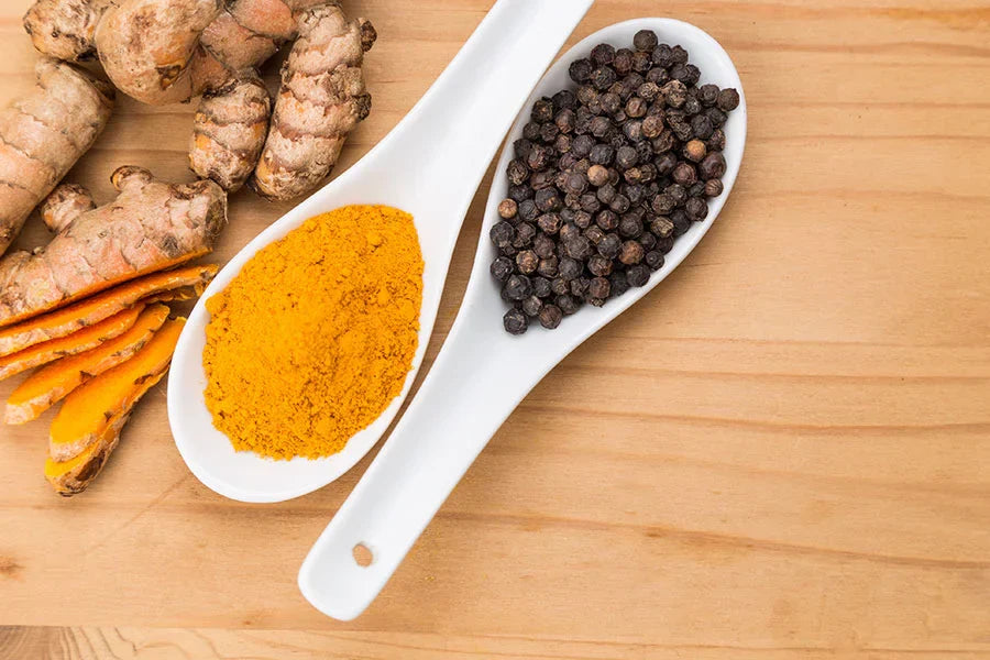 Cúrcuma y pimienta negra: por qué juntas hacen toda la diferencia